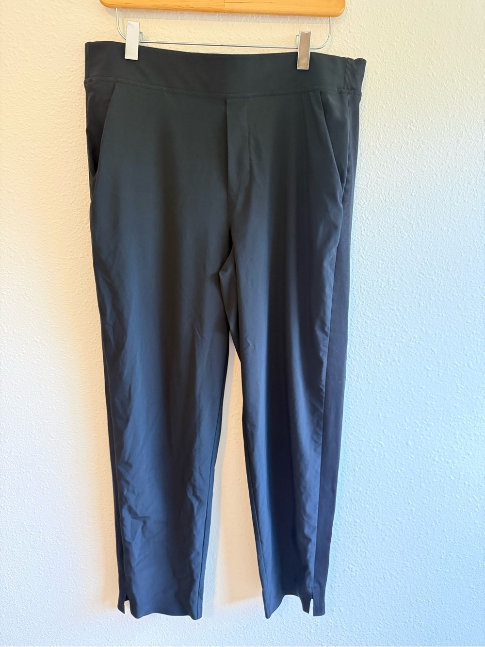 Athleta women’s jogger pants